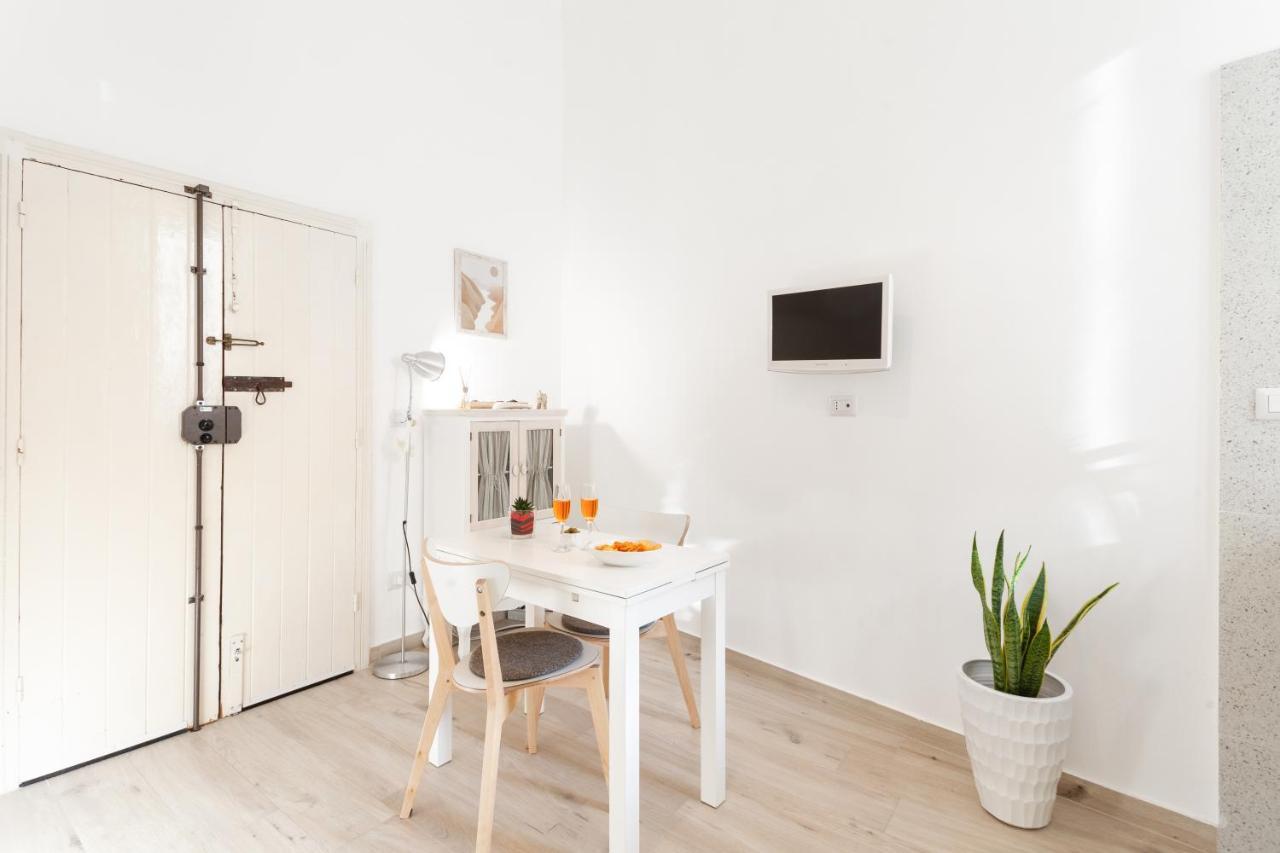 Maison San Michele Lovely Apartment Trani Exterior photo