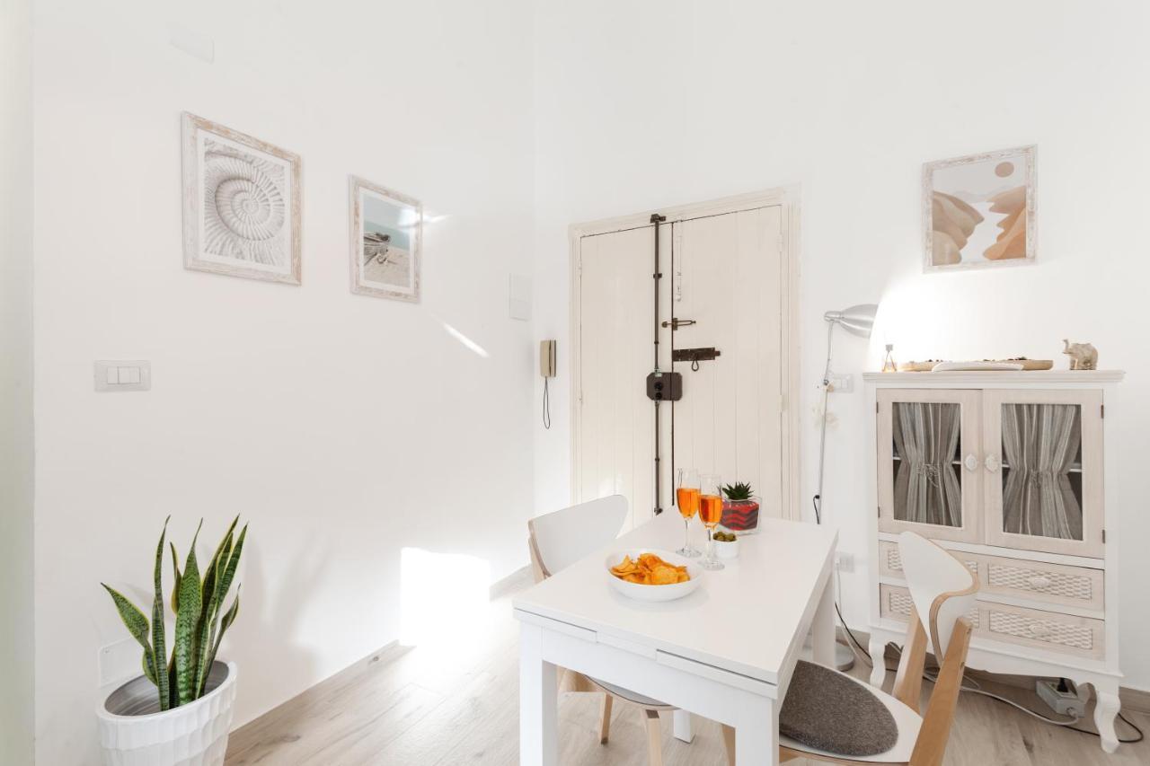 Maison San Michele Lovely Apartment Trani Exterior photo